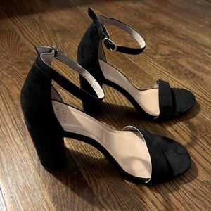A New Day suede black heel (size 8)